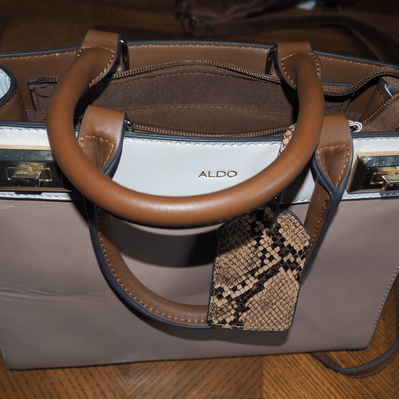 Brand new Aldo cross-grain purse. - Picture 1 of 8
